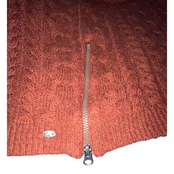 American Eagle Sweater, Size Medium - Picture 3 of 6